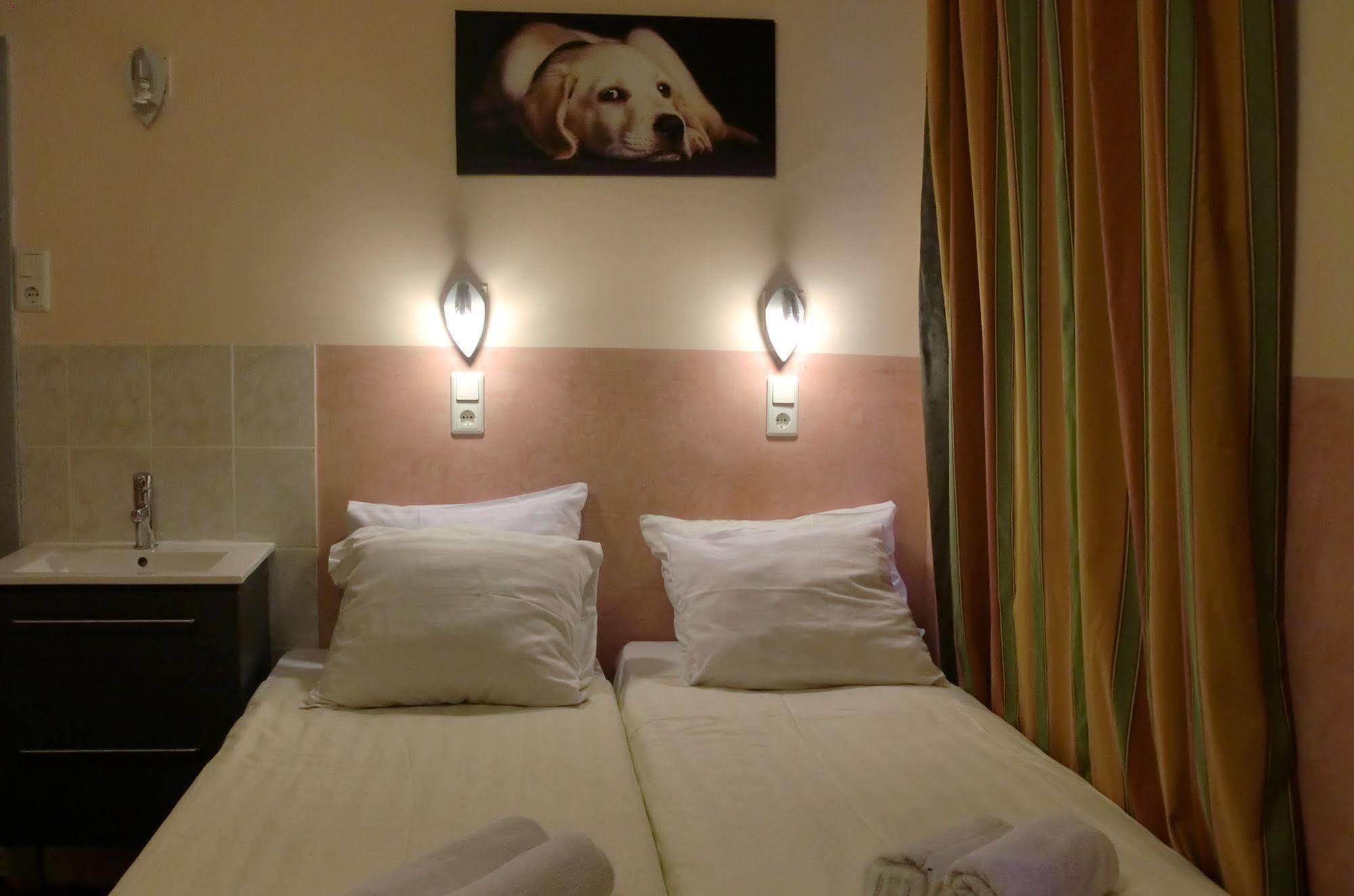 Budget Hotel Neutraal Amszterdam Kültér fotó